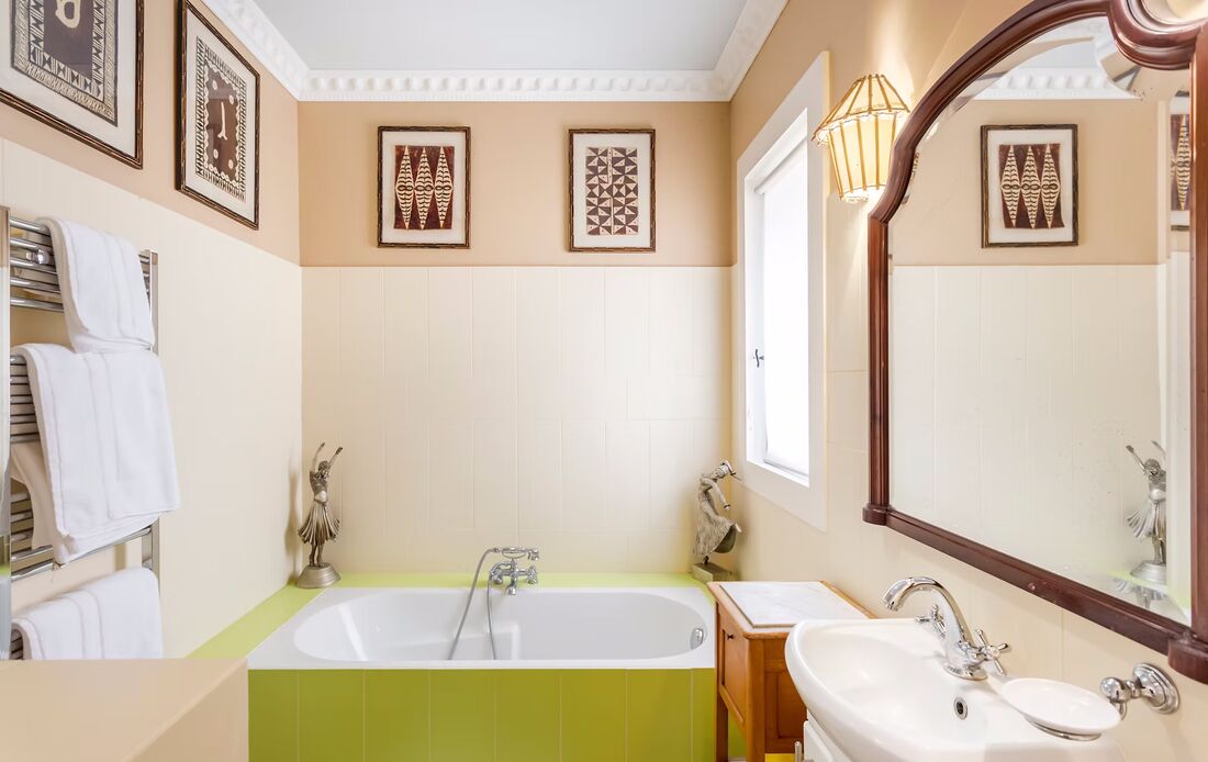 La salle de bains de la Suite Coloniale II